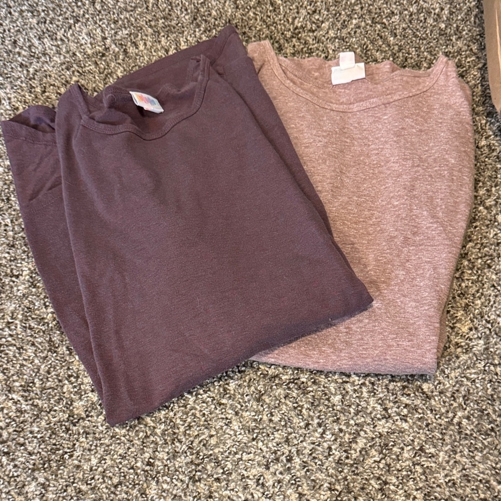 2 LuLaRoe Lola Tops XS